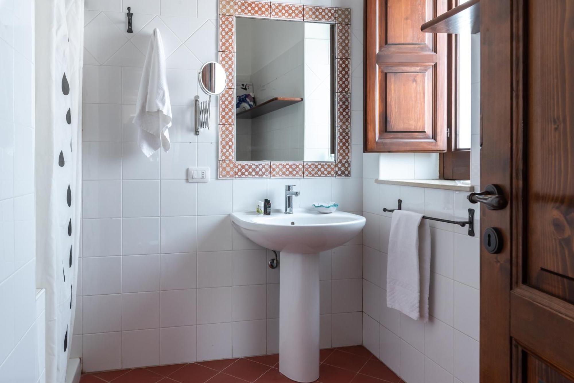Cottage Immerso Nel Vigneto Caltagirone Exterior photo